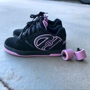 SOLD SOLD Girls Heely’s Sneakers Size